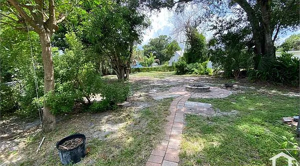 4 bed, 1214 sqft, $2,400 — Photo 4