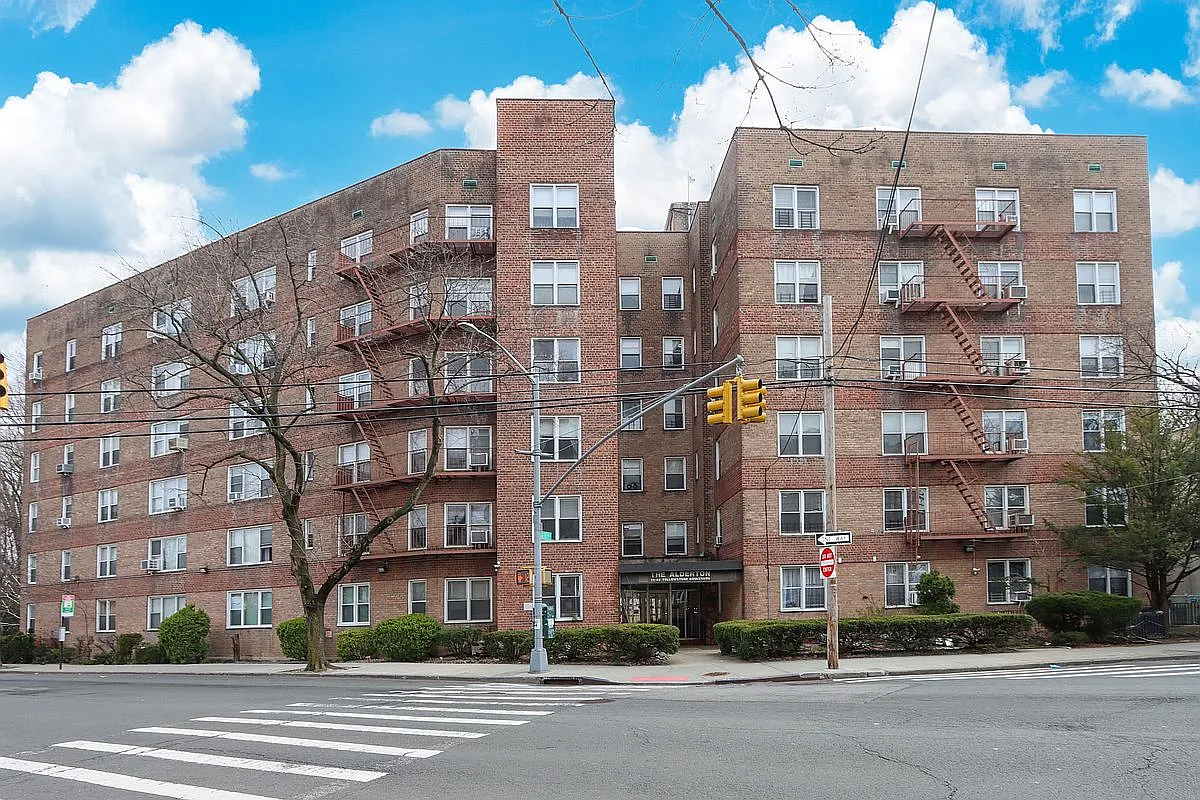74-45 Yellowstone Blvd APT 5C photo 1