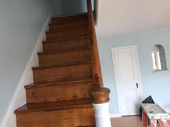 3rd image of 1573 Devereaux Ave