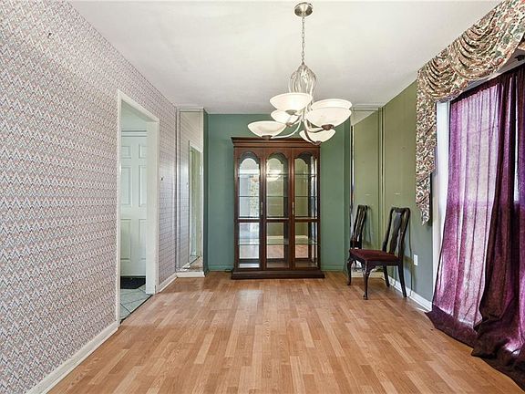 3rd image of 2741 Chelsea Dr