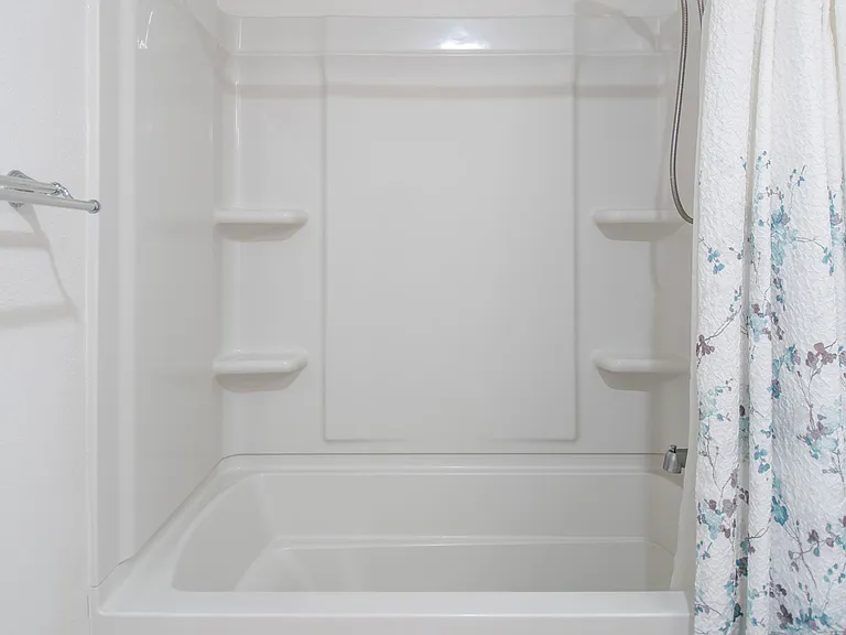 882 Slate Pl — Photo 2