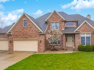 2206 Tori Ann Ln, Bloomington, IL