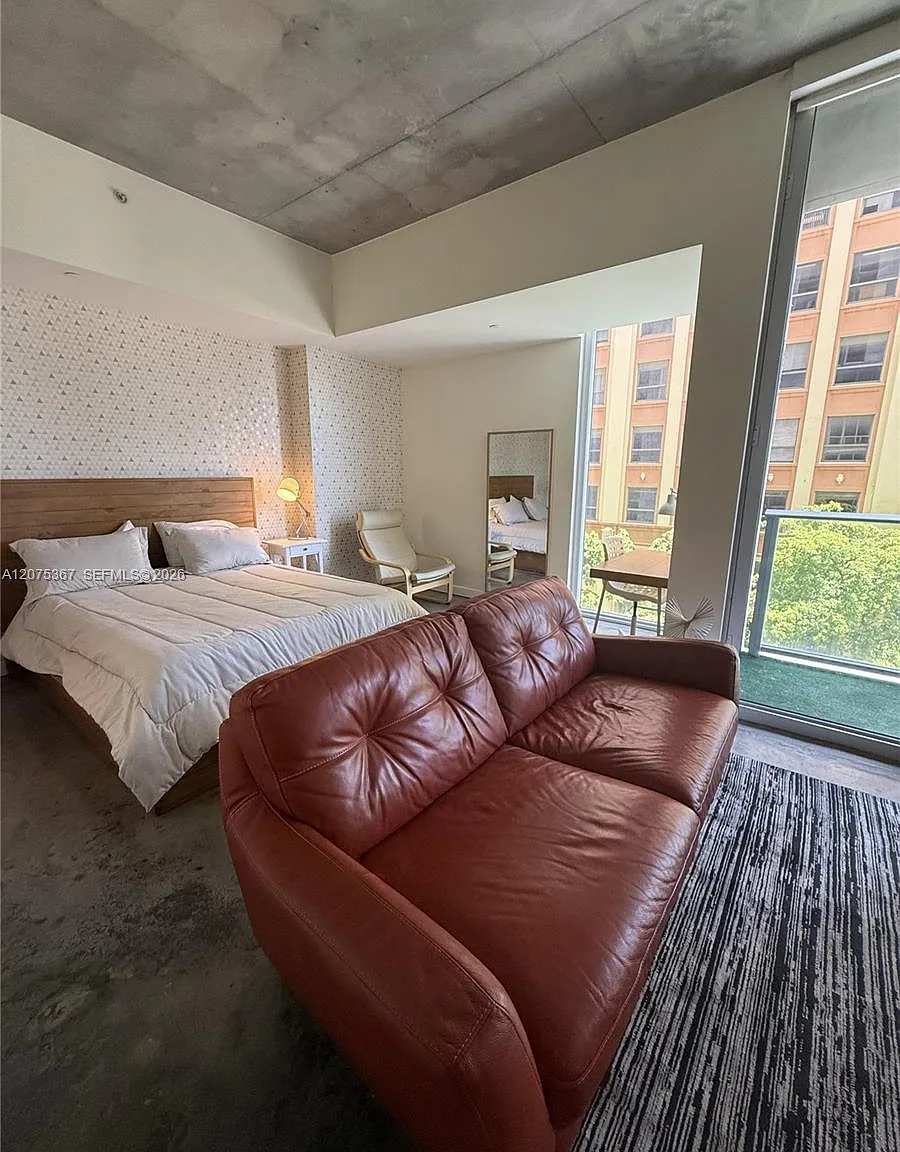 Centro Condo — Photo 1