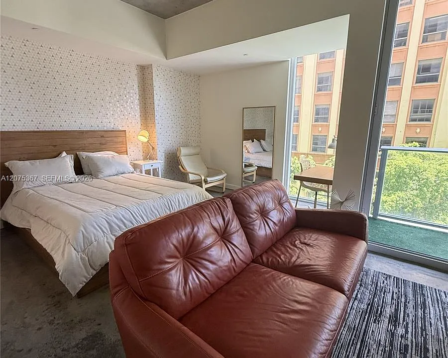 151 SE 1st St #405