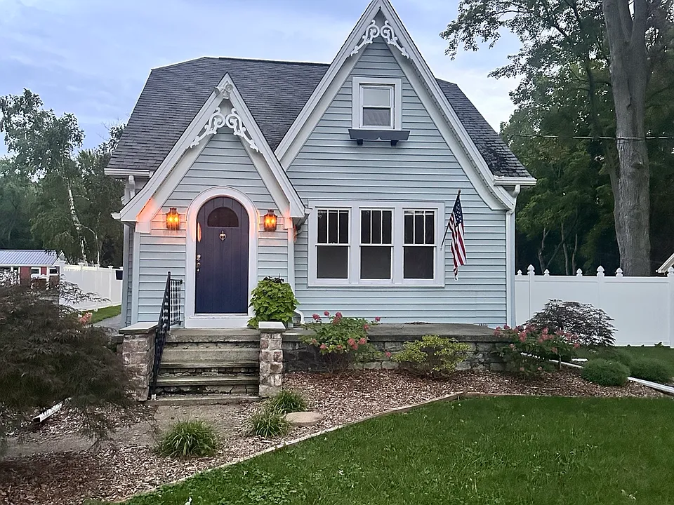 708 Ridge Rd