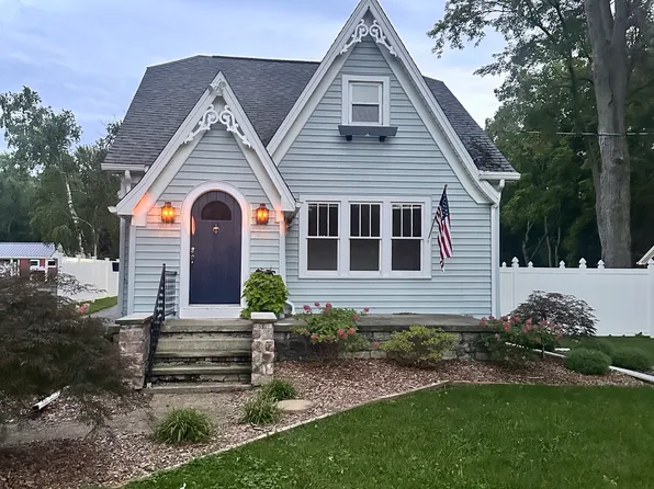 708 Ridge Rd, Lewiston, NY 14092