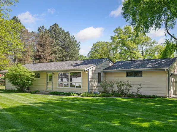 14307 Bellevue Dr, Minnetonka, MN 55345