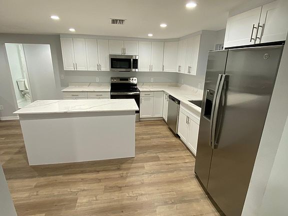 5th image of 1701 E Emma Street