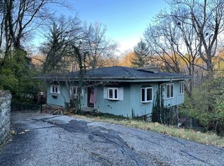 2938 Lower Grandin Rd, Cincinnati, OH 45208