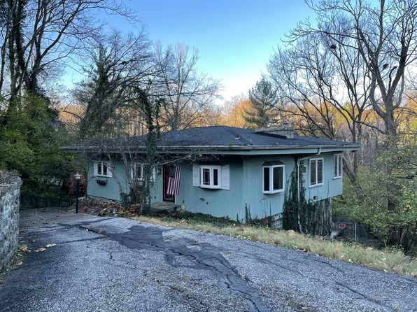 2938 Lower Grandin Rd, Cincinnati, OH 45208