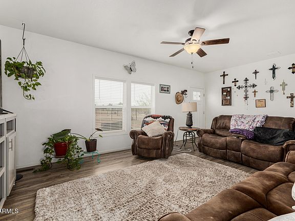5th image of 37507 W PIERCE Street