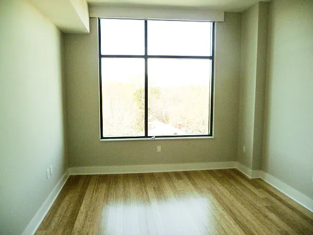 140 W Franklin St #506 — Photo 5