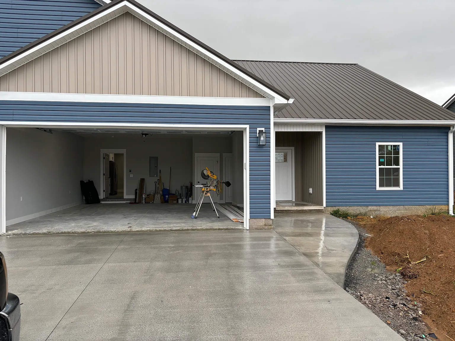 2 bed, 2.5 bath, $1,550 — Photo 1