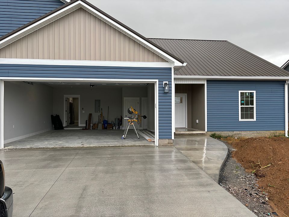 1st image of 115B Ten Oaks Ln #B