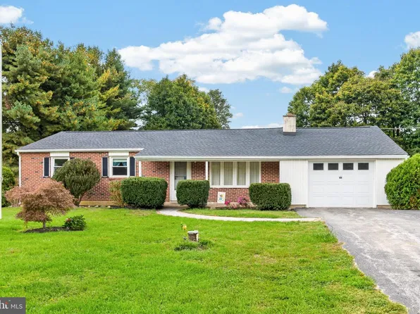 137 Martins Corner Rd, Coatesville, PA 19320