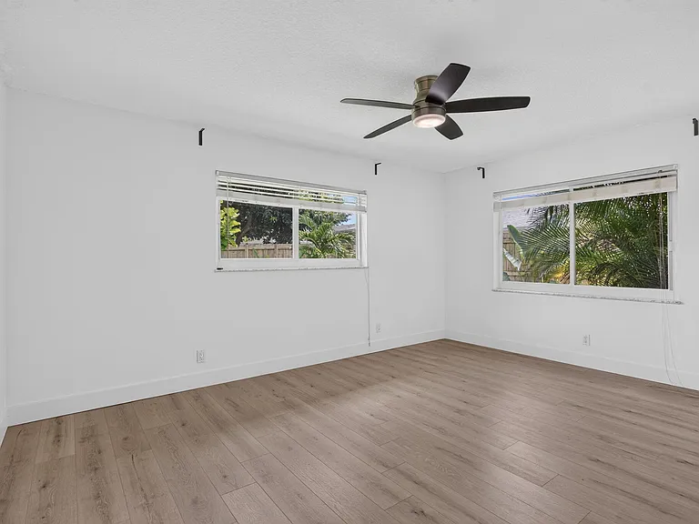 6410 NW 34th Ave — Photo 33
