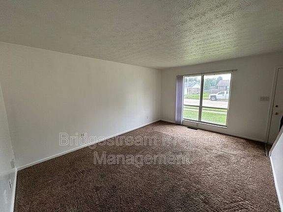3rd image of 971 Taylorsview Dr