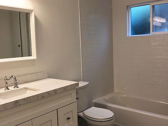 3rd image of 1625 Laguna St APT 15