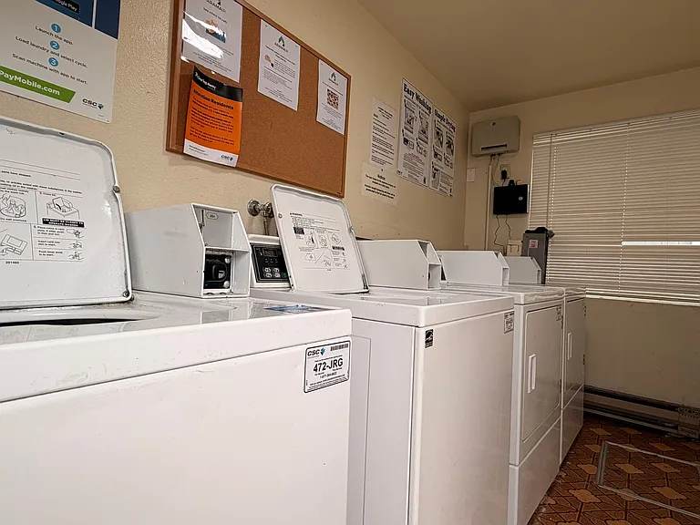 Wright Park Apartments — Photo 10