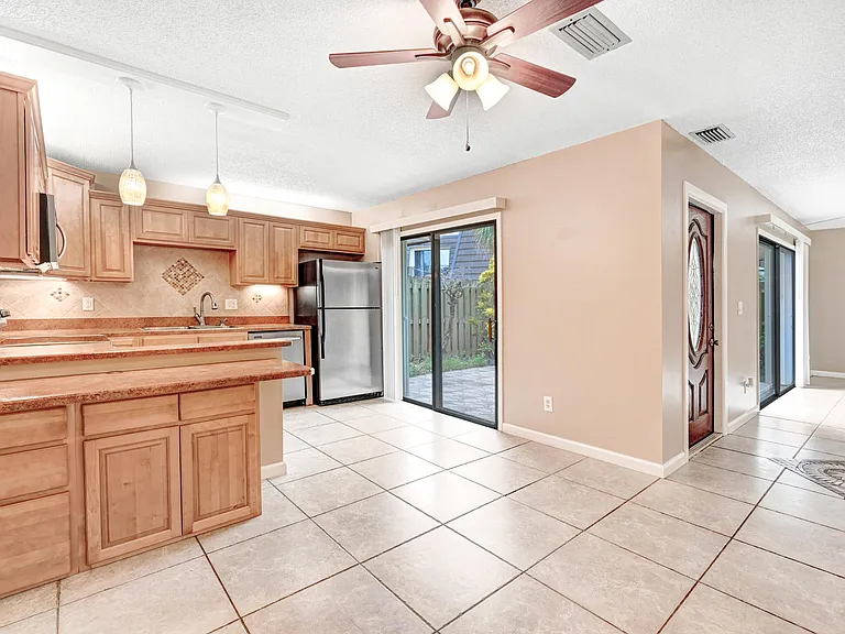 2111 Vista Oaks Cir NE — Photo 10