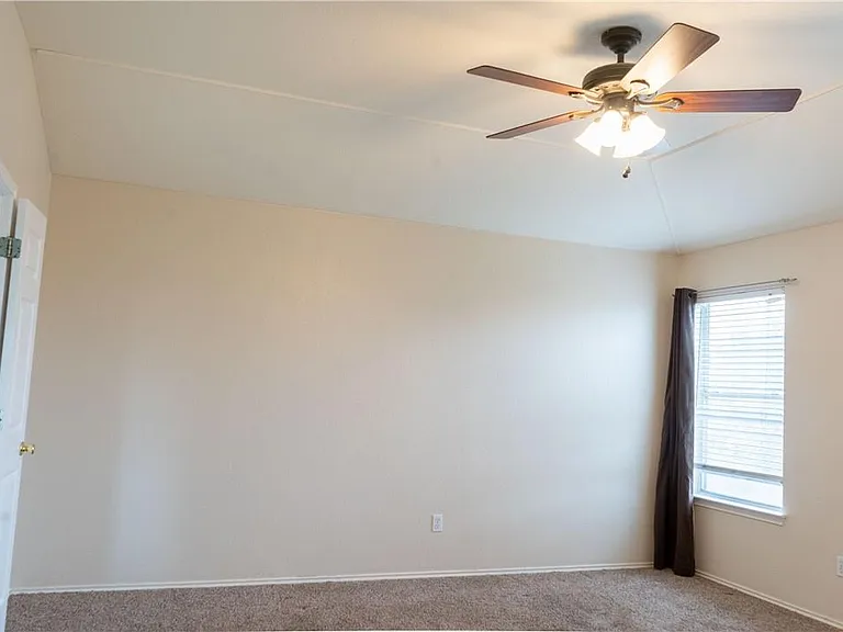 1608 Diana Dr — Photo 27