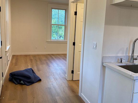 3rd image of 12 Juniper Ct #B