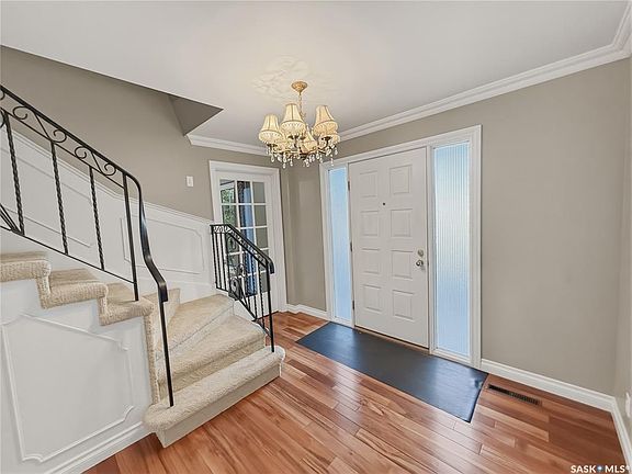 3rd image of 940 9th AVENUE NE