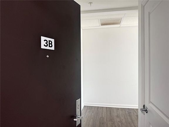 4th image of 123 N Lumber St #3B