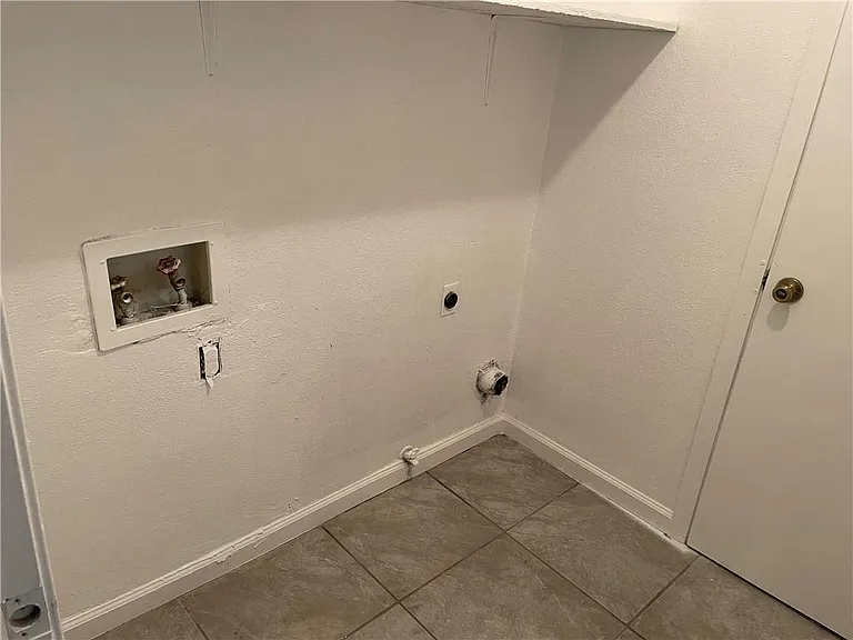 8303 Gallatin Dr — Photo 17
