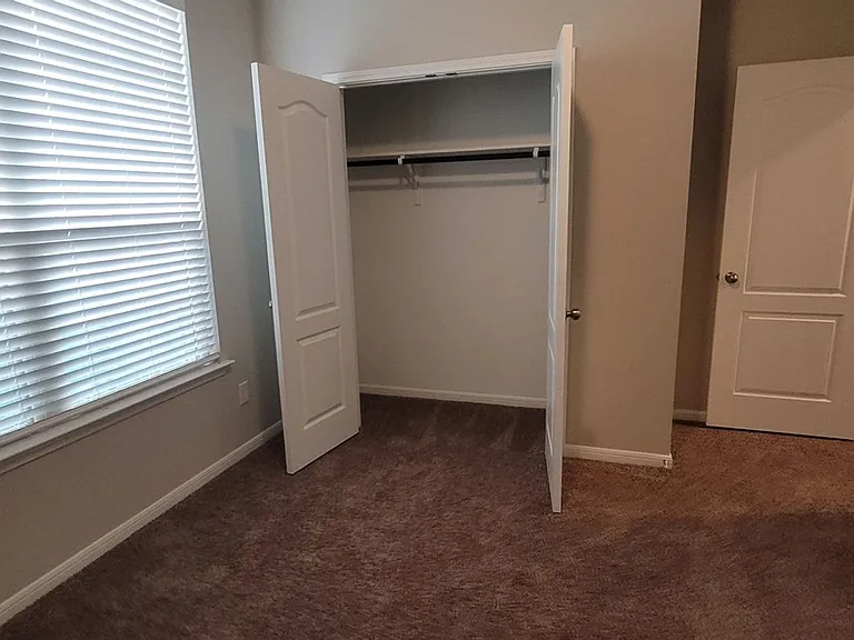 3206 Trinity Dr — Photo 23