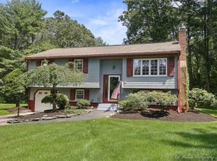 27 Warren St, Georgetown, MA 01833