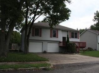 911 Woods Dr, Ypsilanti, MI 48197