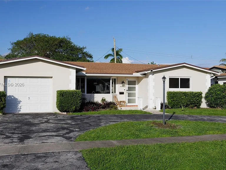 609 S Crescent Dr — Photo 28