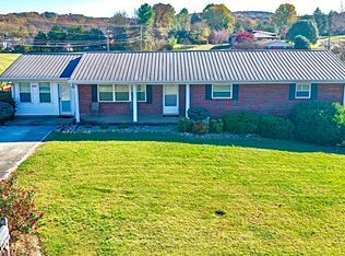2526 Montcastle Dr, Morristown, TN 37814