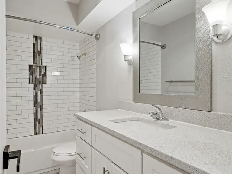 8121 Ferguson Rd #8121 — Photo 10