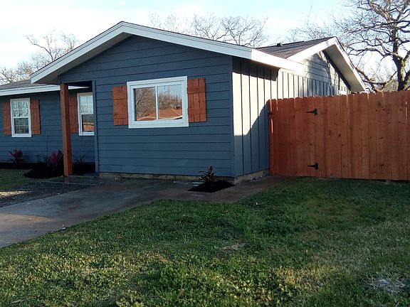 3rd image of 209 Franlee Dr