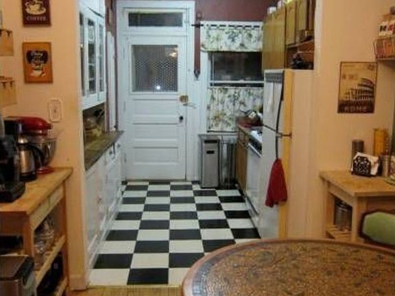 3rd image of 4840-42 N Hermitage Ave #40-2W