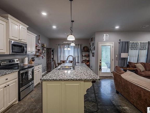 4th image of 128 Loblolly Dr