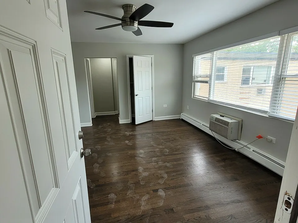 1323 W Sherwin Ave #2A