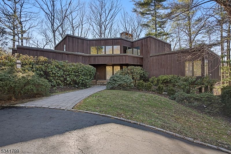 1st image of 115 Hill Hollow Rd