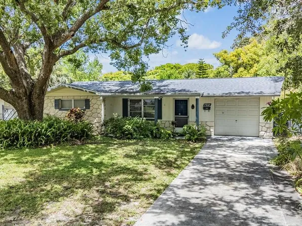 7047 Green St, New Port Richey, FL 34652