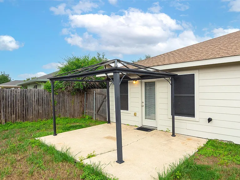 7612 Cayenne Ln — Photo 24