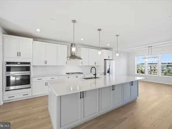 22361 Roanoke Rise Ter, Ashburn, VA 20148