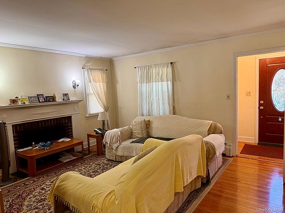 4th image of 586 Stratford Road