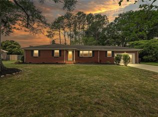 1120 Chesslawn Cir E, Chesapeake, VA 23320