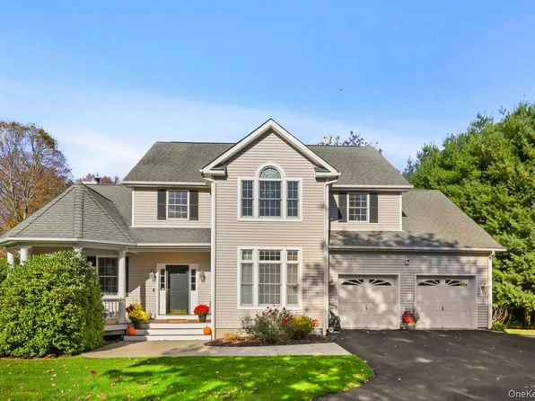 4 Mane Way, Pawling, NY 12564
