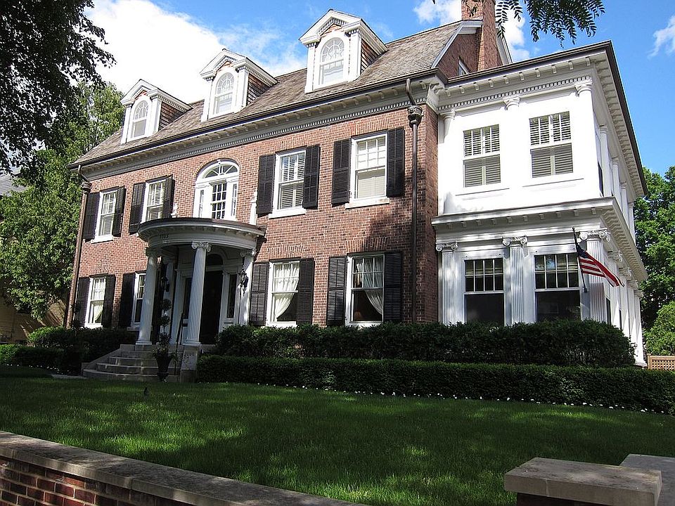 1st image of 1705 Emerson Ave S