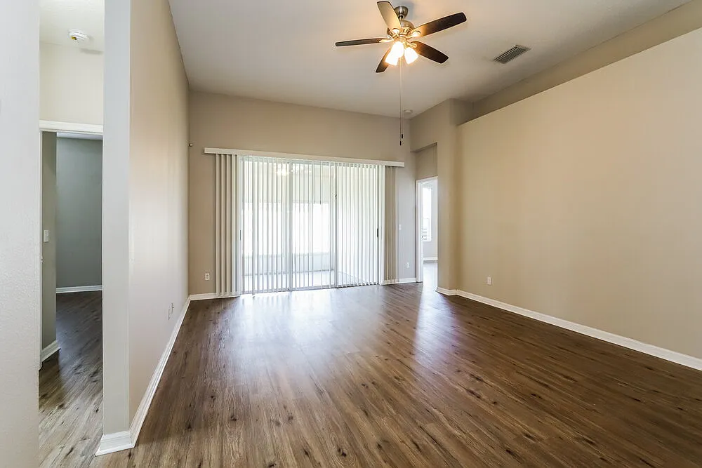 3 bed, 2.0 bath, 1745 sqft, $2,280 — Photo 4