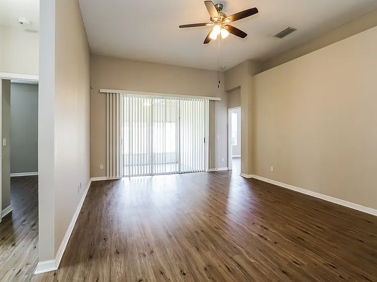 1627 Wakefield Dr — Photo 4