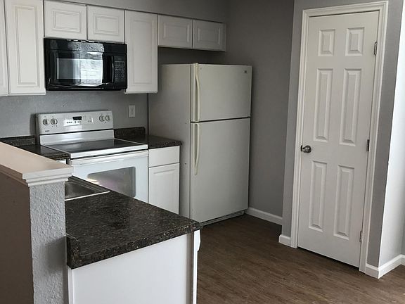 4th image of 8201 Riverstone Dr APT B